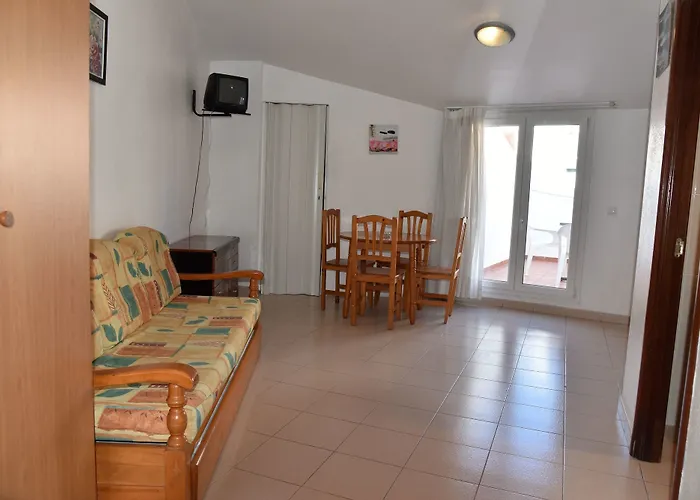 Hotel Ar Dosjoimi *