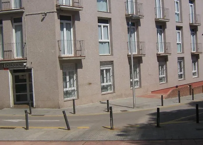 Ar Dosjoimi Hotell