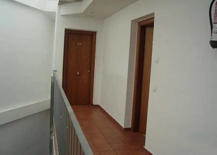 Ar Dosjoimi Hotell