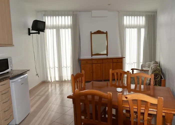 Hotell Ar Dosjoimi *