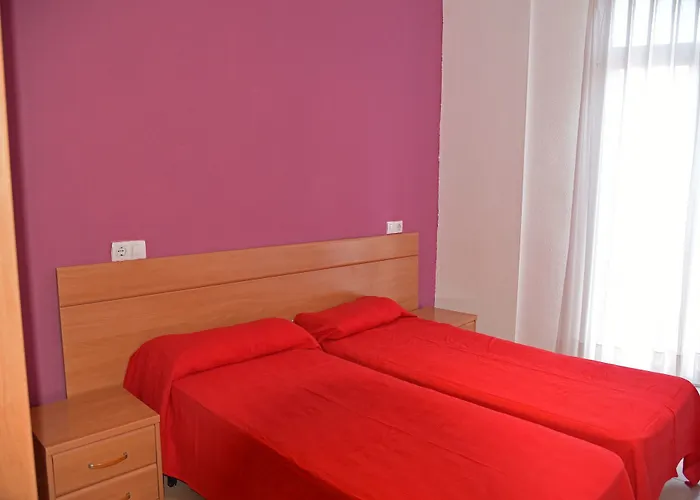 Ar Dosjoimi Hotel *